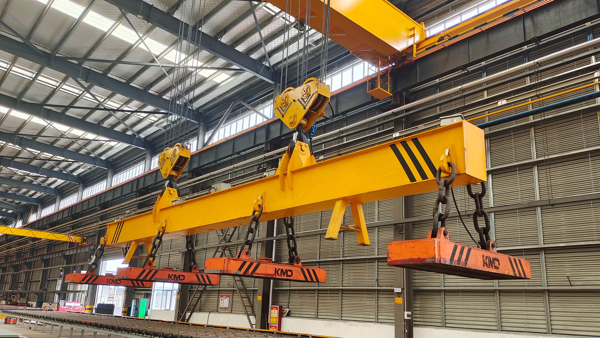 Electromagnetic Overhead Crane1