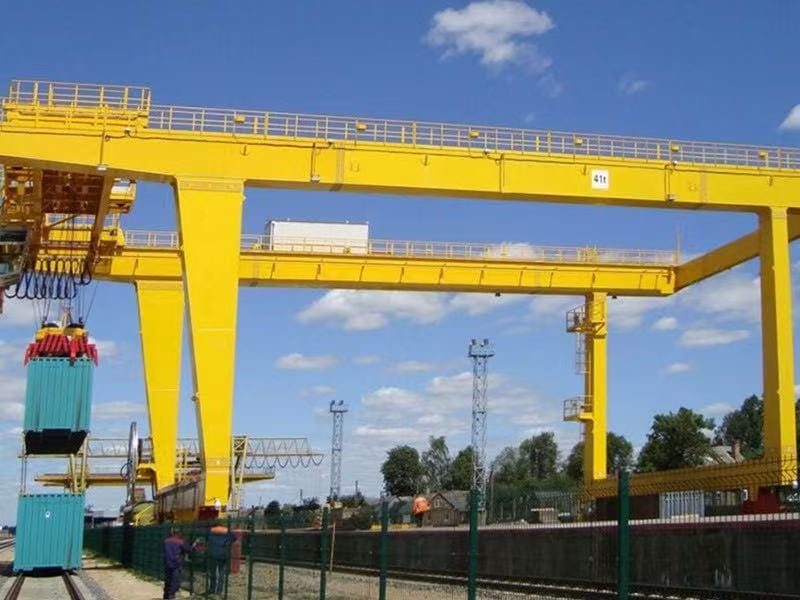 Rubber-Tyred Gantry Crane1
