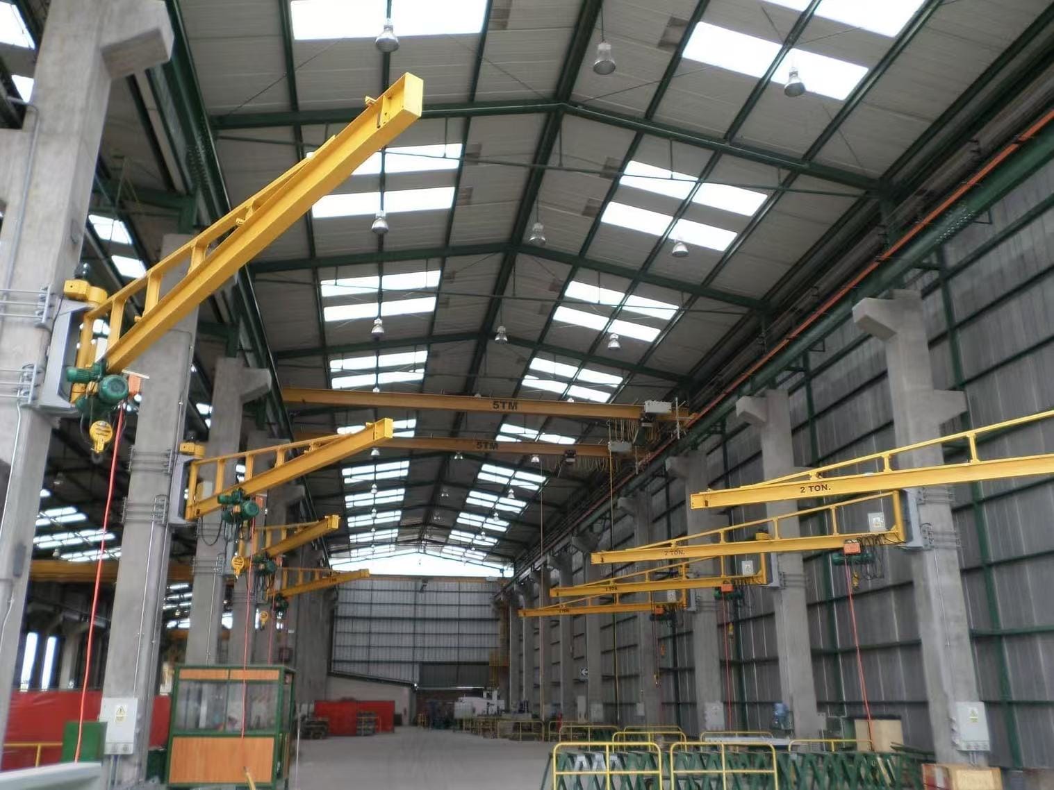 Wall-Mounted Jib Crane2