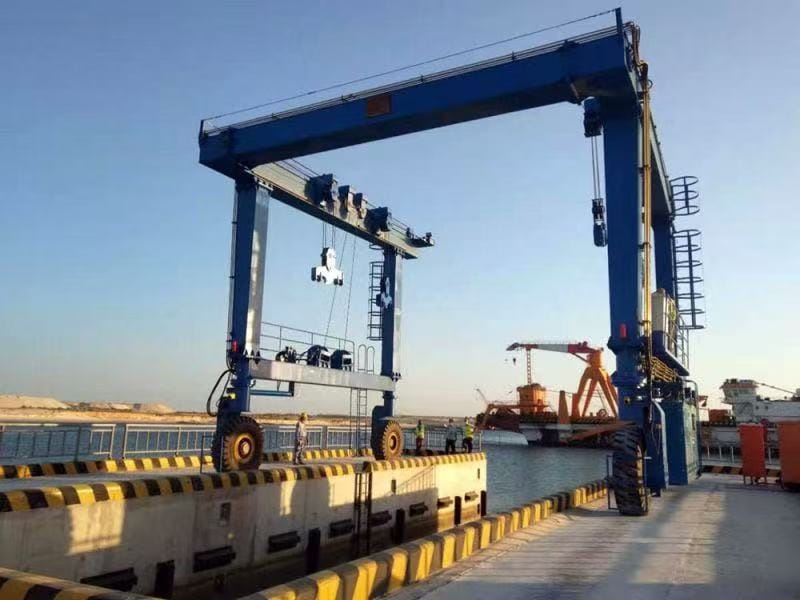 Yacht Lifting Crane1