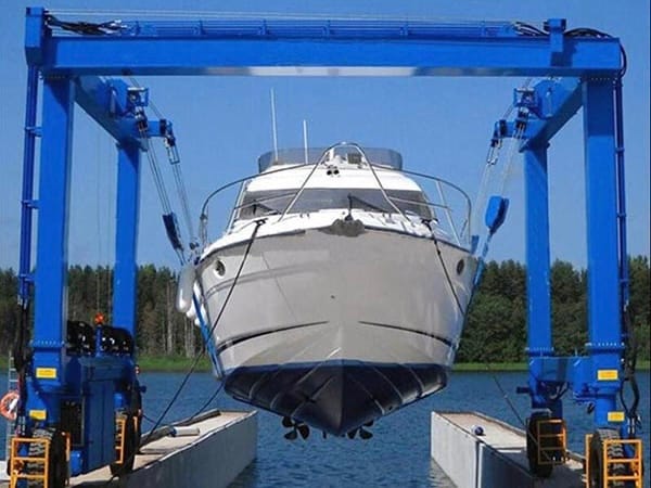Yacht Lifting Crane