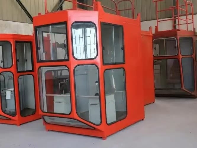 Crane Cabin3